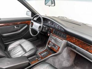 Audi V8 1990 года  (EU)